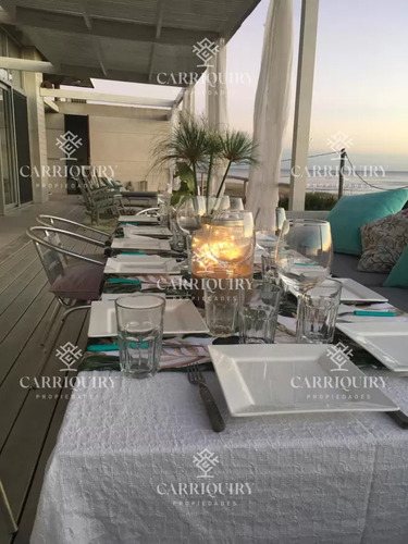 Venta De Casa En Manantiales- El Chorro. 4 Dormitorios En Suite