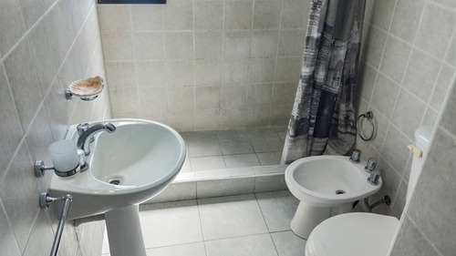 Venta/permuta -departamento De 1 Dormitorio Con Balcón Y Estacionamiento. Granadero Baigorria.