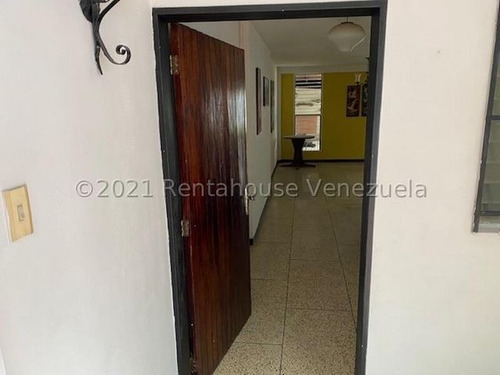 Imagen 3 de 22 de Casa Para Remodelar A Excelente Precio!!! #22-8939. Abb