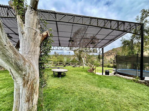 Casa En Venta De 2 Dorm. En Colina