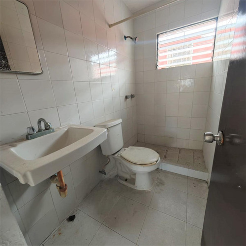 Casa En Venta, 4 Recámaras, 2 Niveles, Duplex, Sm 23, Cancún Centro.