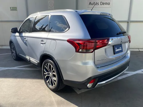 Mitsubishi Outlander 2.4 Se Cvt