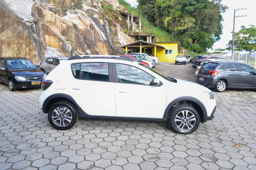 Renault Sandero STEPWAY ICONIC 1.6 AT