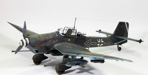 Avion Stuka Ju-87g-2 Scala 1:32 Grande Es Un Armable