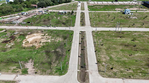 Terreno En Barrio Residencial Neander - Villa Amelia