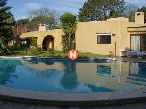 Casa En Venta Y Alquiler, Golf, Punta Del Este, 3 Dormitorios.- Ref: 205124