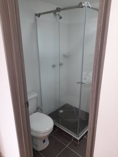Moderno Apartamento Completamente Nuevo, Sin Hipoteca,deal Tanto Para Vivir Como Para Invertir.