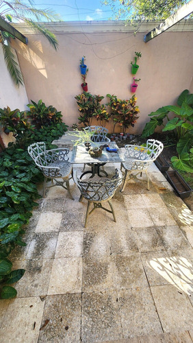 Se Vende Casa En Altos De Arroyo Hondo Iii