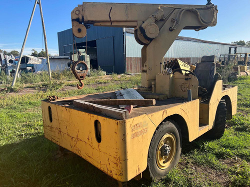 Grua Milanese 3000kg Perkins Diesel