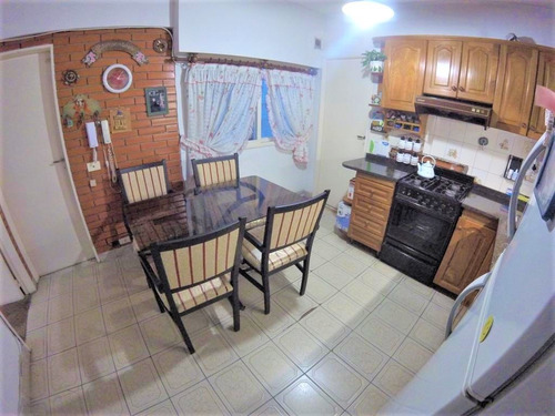 Imagen 8 de 14 de Depto 4 Amb Con Balcon Centrico // Necochea 174