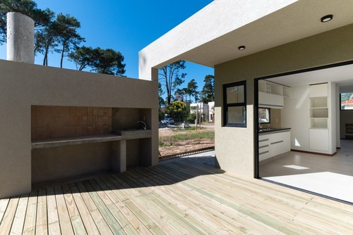 Imagen 8 de 12 de Casa A Estrenar En Pinares Ref.10