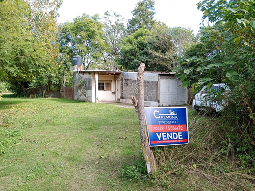 Venta De Casa En Terreno 70x30 + Terreno De 1 Hqa Y Media.