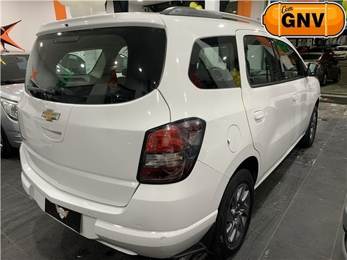 Chevrolet Spin 1.8 Advantage 8v Flex 4p Automático