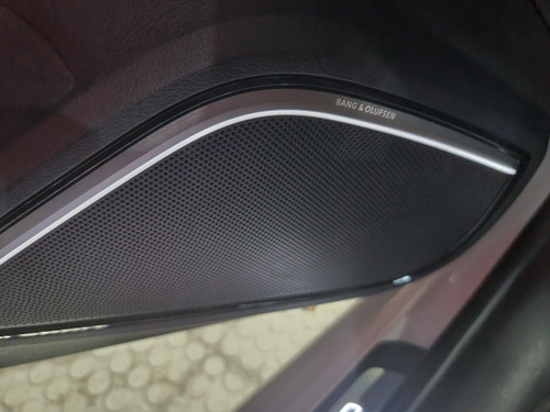 Bajaj Dominar