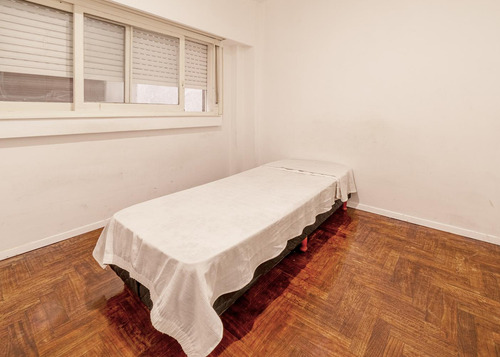 Venta Departamento De 3 Ambientes Con Balcón En Flores Apto Credito