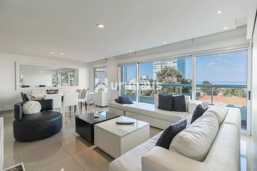 Alquiler Apartamento Tres Dormitorios Playa Brava Edificio Brava Biarritz