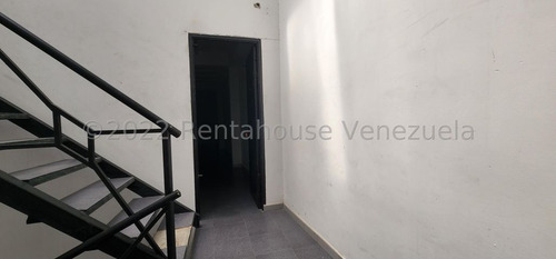 Imagen 12 de 28 de Sabana Grande Edifico Dde Oportunidad Listo Para La Venta.. Locales Comerciales Y Oficinas Con Su Baño..! Carlos Zambrano 0424 283 6665 Codigo: Mls #23-4780