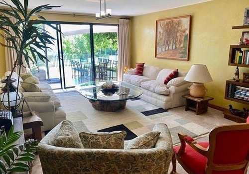 Vende Casan En Condominio En San Carlos En Las Condes