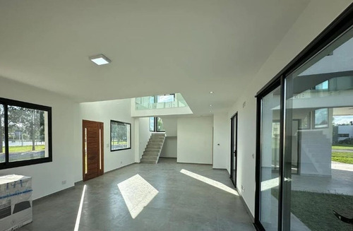 Alquiler Casa 6 Ambientes- El Principado, Canning