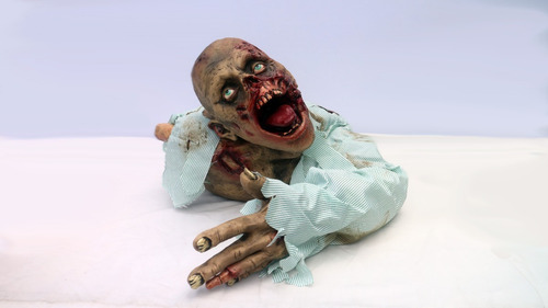 Imagen 3 de 4 de Decorativo Display Zombie The Crawler Decoración Halloween