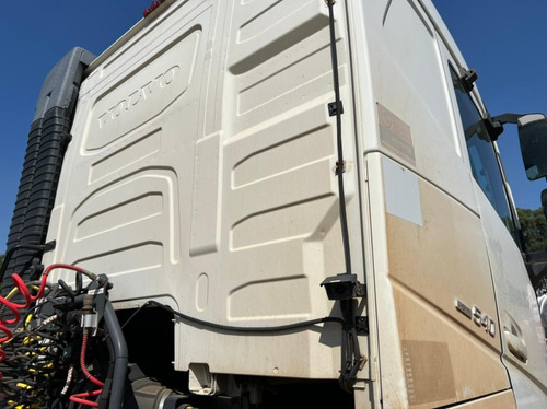 Imagem 11 de 25 de Volvo Fh 540 6x4 - 2016 - Leito Teto Baixo-ishift Baixo Km