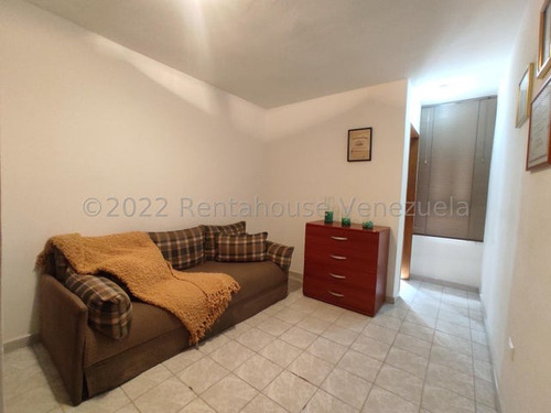 Gjg 25-10982 Vende Espacioso Apartamento 133 Mts2 Urb San Isidro Maracay