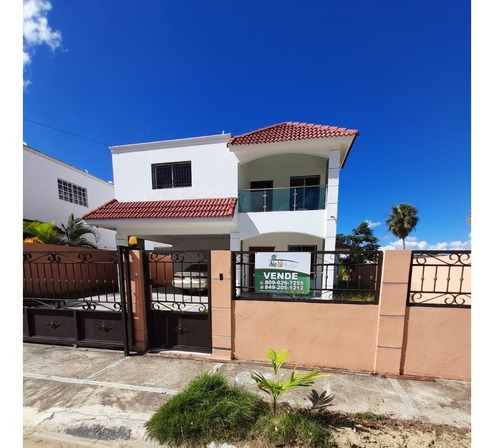 Imagen 1 de 27 de Amplia Casa Con Patio Grande En Llanos De Gurabo, Santiago (jpc-215)