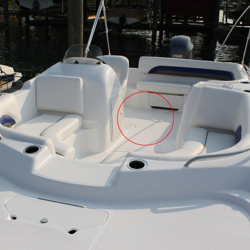 Cubierta De La Trampilla De Acceso Para El Barco 8