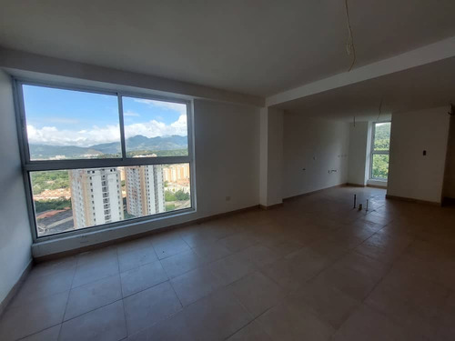 Imagen 10 de 14 de Yosmar Y Fernando Venden Apartamento En Res. Iceberg En Jardin Mañongo.