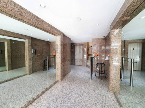 Imagen 2 de 11 de En Venta Departamento Apto Profesional 2 Ambientes