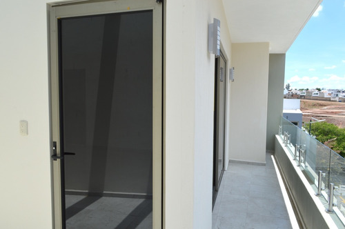 Casa Con Recámara En Planta Baja, Para Estrenar, Argenta Residencial En Zapopan