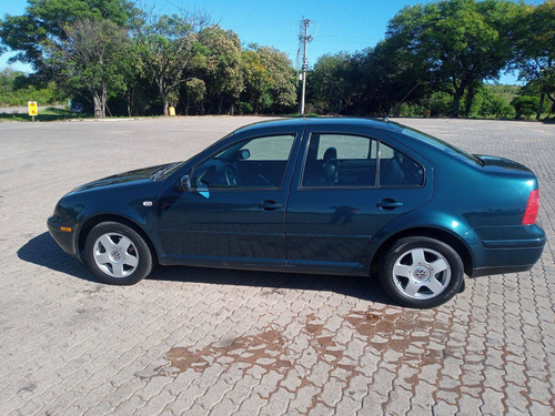 Imagem 4 de 8 de Volkswagen Bora 2001 2.0 Comfortline Aut. 4p