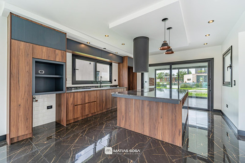 Venta - Casa 5 Ambientes - A Estrenar - Barrio Privado Arenas Chico