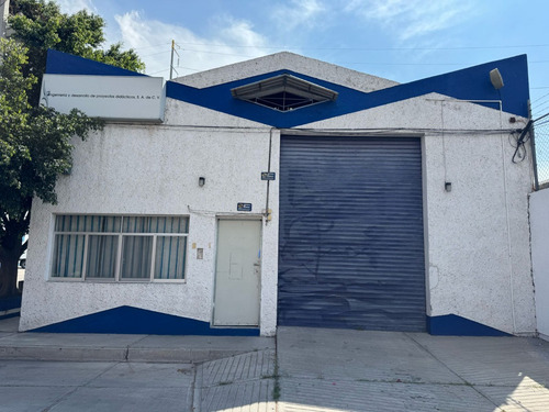 Bodega Ubicadisima Cerro Del Tambor Muy Cerca De 5 De Febrero A La Altura De Call Center Santander