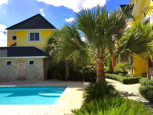 ¡ Venta De Villa En Bávaro Para Inversión! (esta Rentada)
