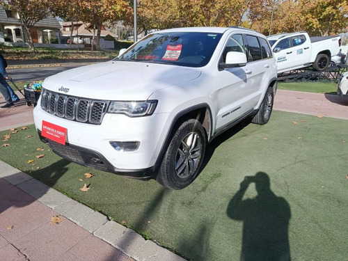Jeep Grand Cherokee Laredo 4X2 3.6L