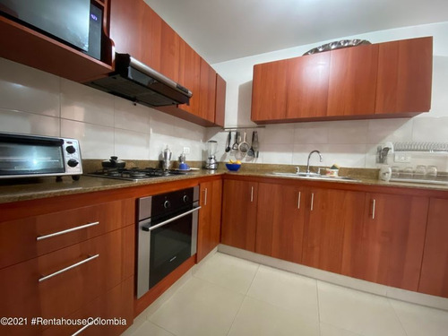 Apartamento En Bella Suiza Rah Co: 21-1743