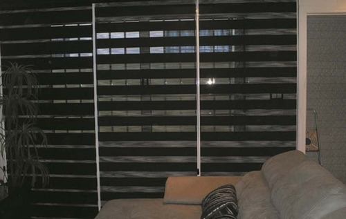 Cortina Persiana Double Vision Com Barra Niveladora Cor Preto