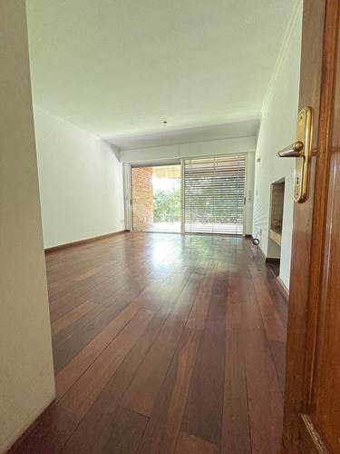 Apartamento En Planta Baja. 3 Dormitorios En Suite Y Servicio