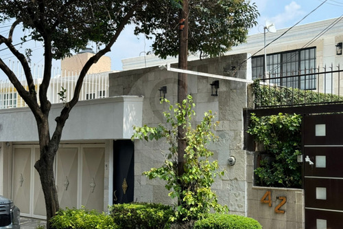 Casa En Venta En Lomas De Tarango
