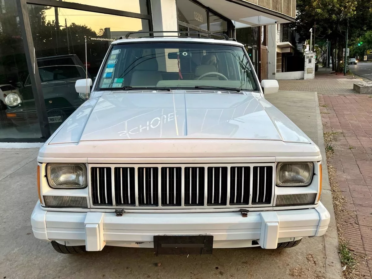 Jeep Cherokee Límited-4wd 4dr Row