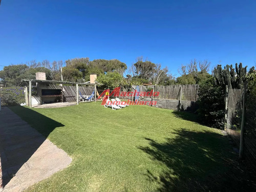 Casa En Venta Frente Al Mar En Balenario Buenos Aires