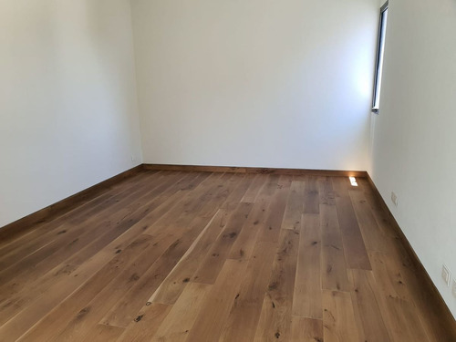 De Revista Casa Nueva En Venta, Vistahermosa, Calle Cerrada