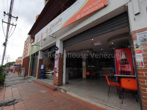 Raiza Suárez Vende Excelente Local Comercial Ubicado Parroquia Concepción 2 4 1 1 5 9 4 Posee 82mts, 1 Baño Luz Vitrifica, 2 Puestos De Estacionamiento.