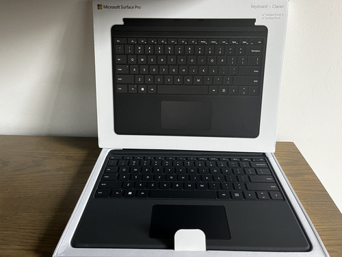 Microsoft Surface Pro Signature Keyboard - Black