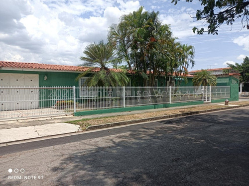 Jv Vende Hermosa Casa Remodelada De Un Solo Vinel En Trigal Norte Valencia, Ubicada En La Av Pacifico 