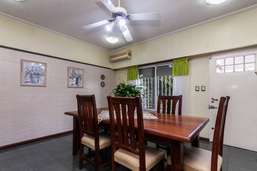 Hermoso Chalet De 5 Amb. En El Centro De Lanusita