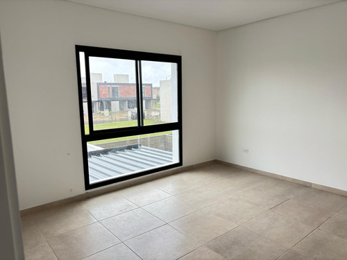 Colinas De Manantiales * Casa 2 Dorm * Terreno 250m2 * A Estrenar