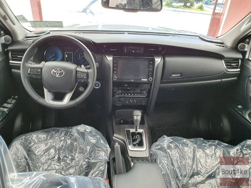 Imagem 7 de 10 de Toyota Hilux Sw4 2.8 D-4d Turbo Diesel Srx 7l 4x4 Automático