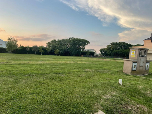 Imagen 2 de 4 de Terreno - Lomas Del City Bell